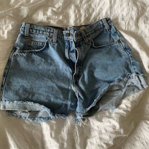 Vintage Levi’s cut off high rise shorts